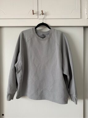 Vuori Light Gray Crewneck Sweatshirt